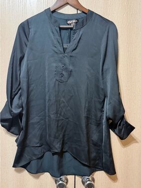 Renuar Black Satin V-Neck Button Tunic